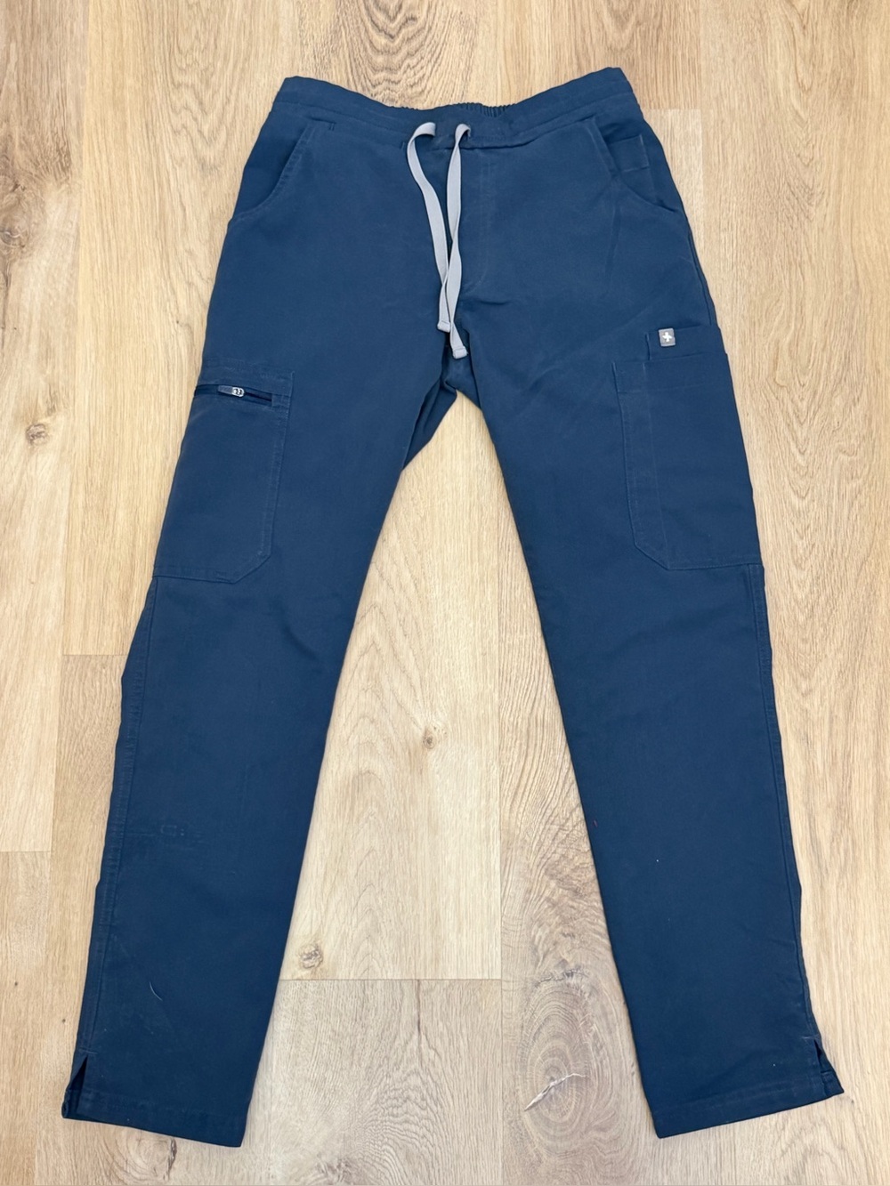 FIGS Women's Yola Skinny Scrub Pants
Navy Blue